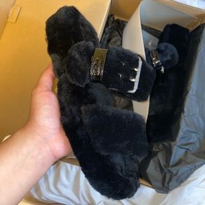 UGG slides / slippers